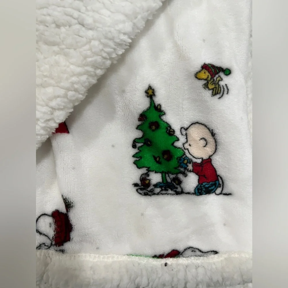 New PEANUTS Snoopy Christmas Holiday Ultra Soft Sherpa Throw Blanket 50x60